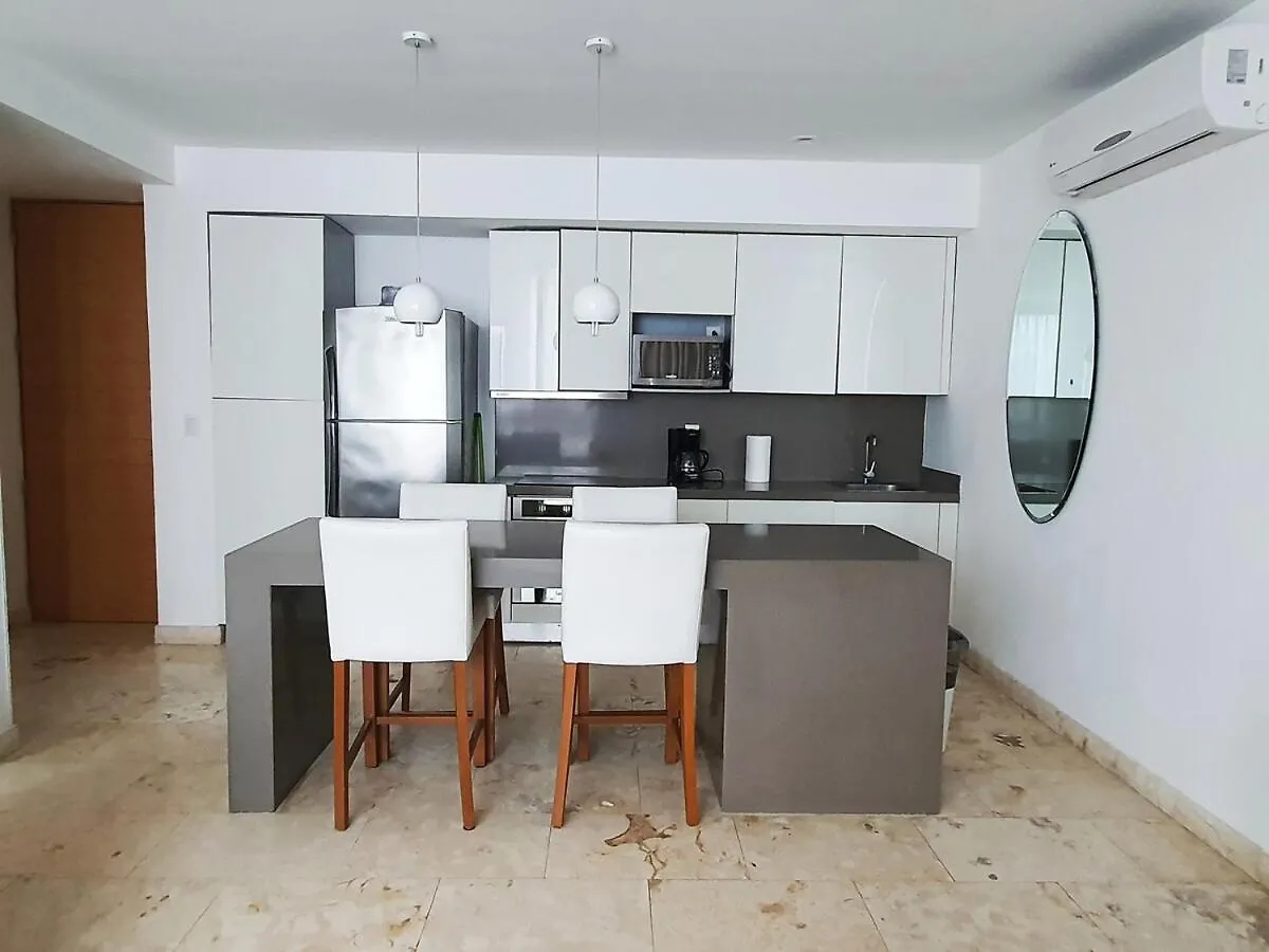 Penthouse Well Located And Wifi 50Mb - Downtown Area Apartment Playa del Carmen